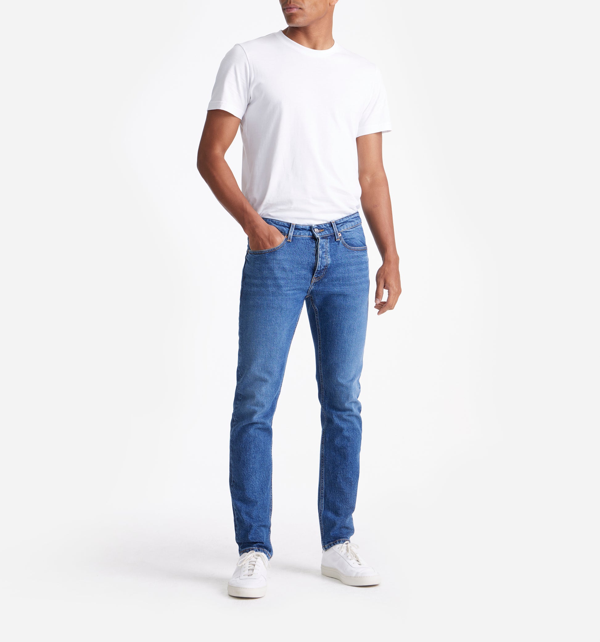 The Jason - Cotton-Stretch Mid Blue Jeans | Blue | King Essentials | Model