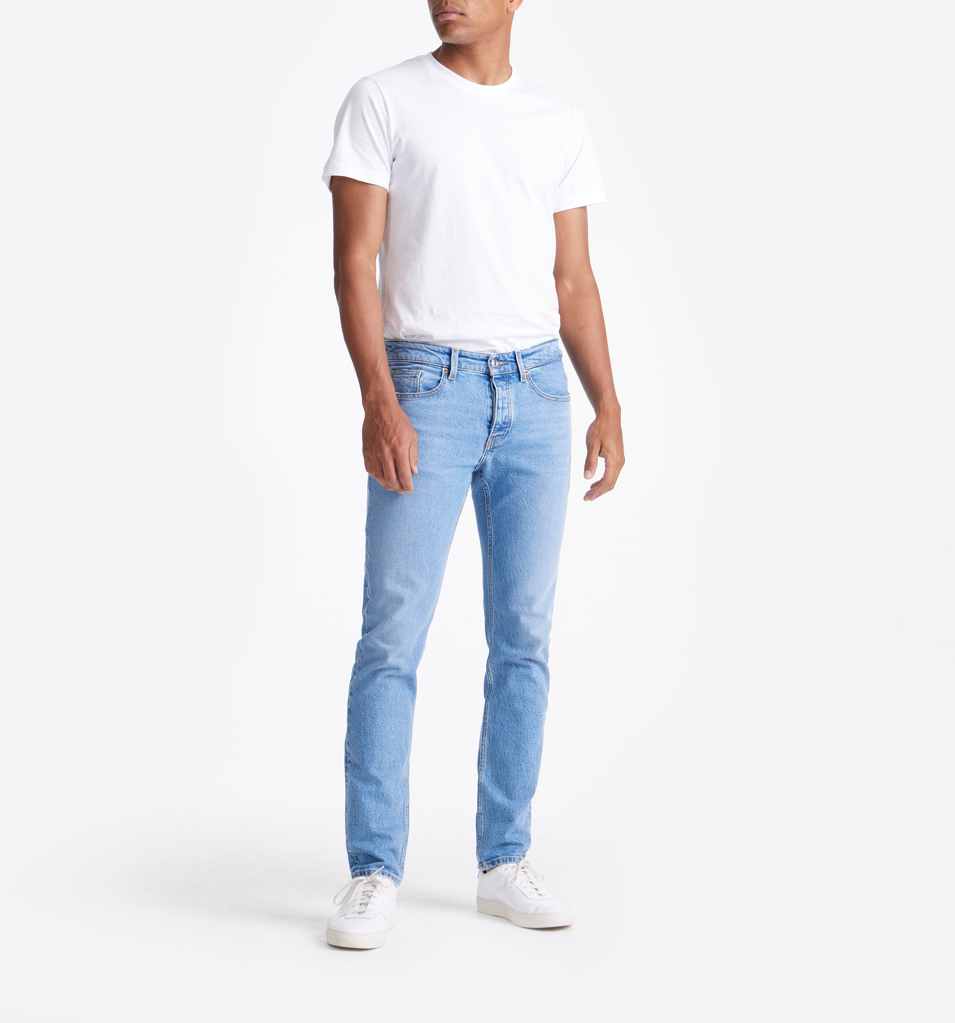 The Jason - Cotton-Stretch Light Blue Jeans | Light Blue | King Essentials | Model